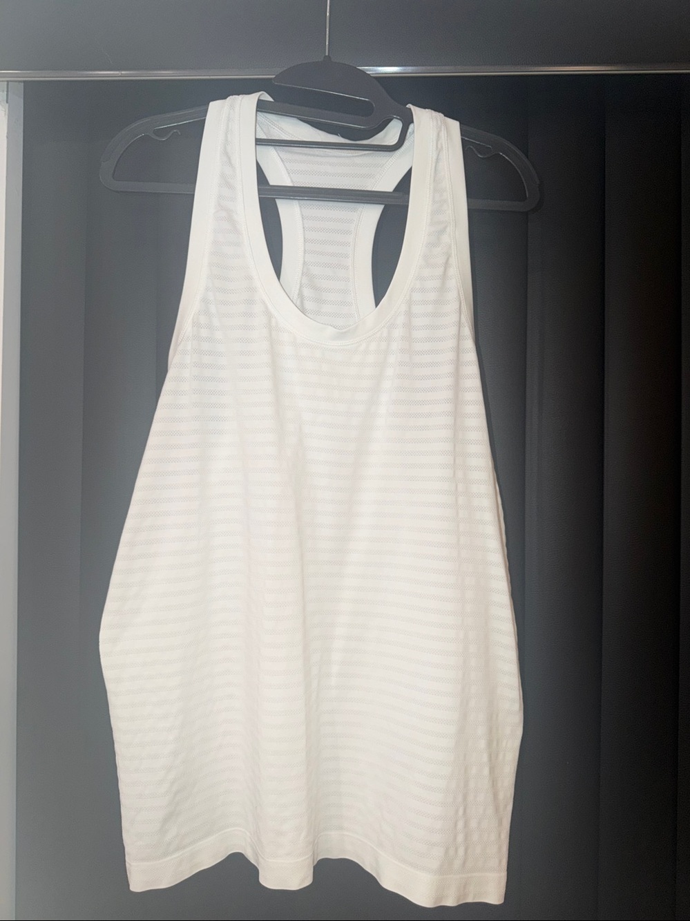Athleta Power of She Momentum Seamless White Striped Racerback Tank - XL